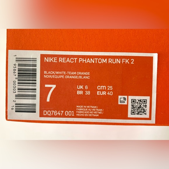 NWT, new in box, Nike’s React Phantom Run FK (Flyknit) 2. - Picture 12 of 12